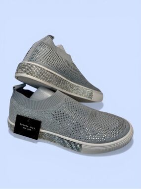 bernie mev. Women's Sneakers Glamour‎ Gray Silver Rhinestones NWT Sz US 7, EU 37